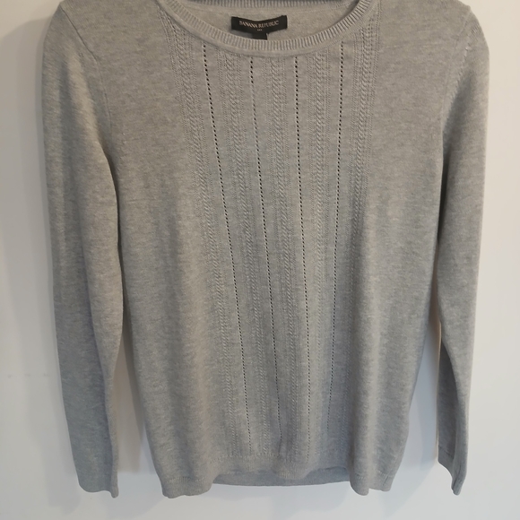 Banana Republic Light Gray Crewneck Sweater - Picture 2 of 8